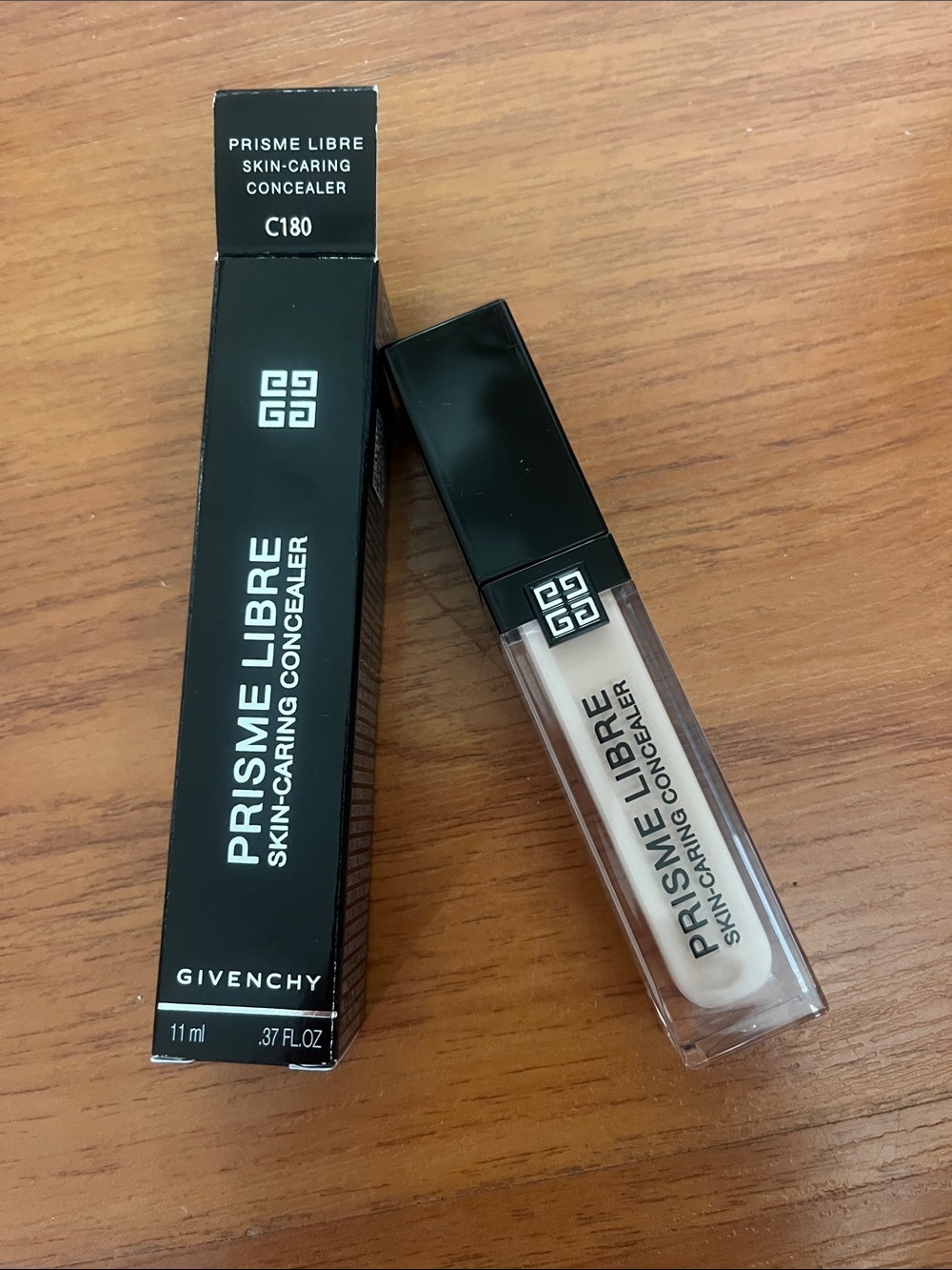 Givenchy Prisme Libre Skin-Caring Concealer in Shade C180